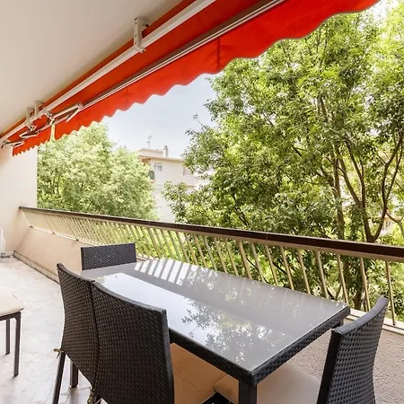 Fleuries Grand 2 Pieces Climatise *