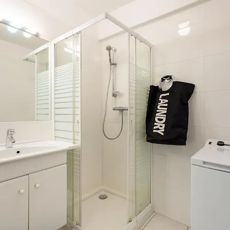 Fleuries Grand 2 Pieces Climatise * Cannes