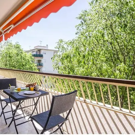 Fleuries Grand 2 Pieces Climatise *